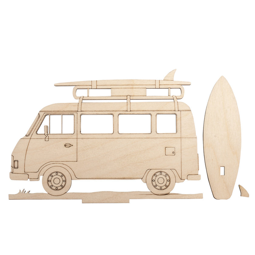 Camper met surfplanken