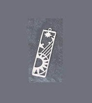 Opengewerkte hanger zonnestralen